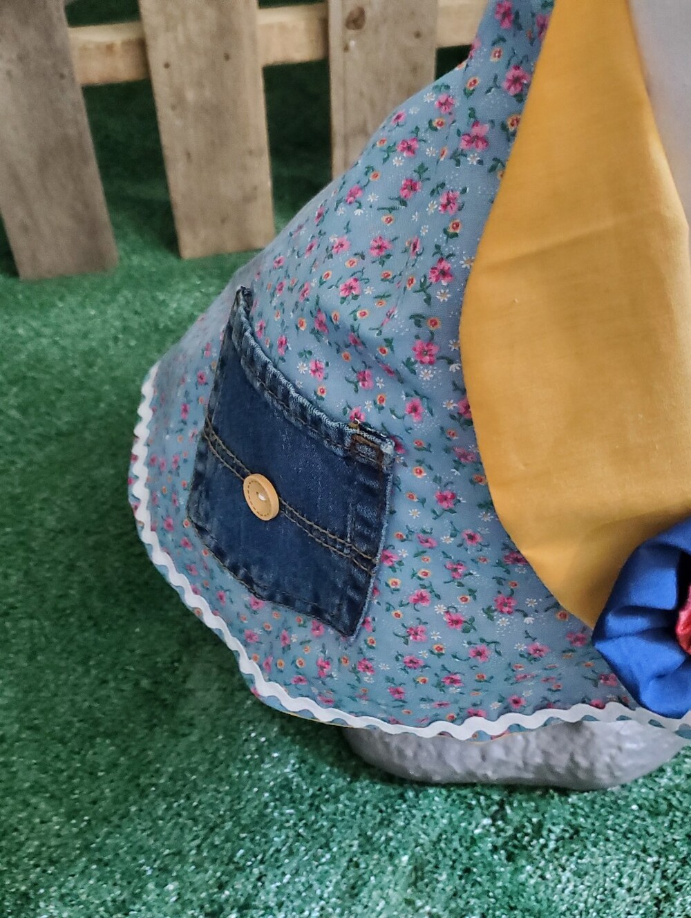 Large Concrete Porch Goose Outfit With Bow - Picture 5 of 13